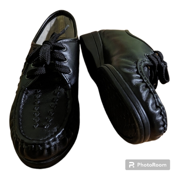 Softspots Shoes - Softspots Black Leather Shoes Size 7